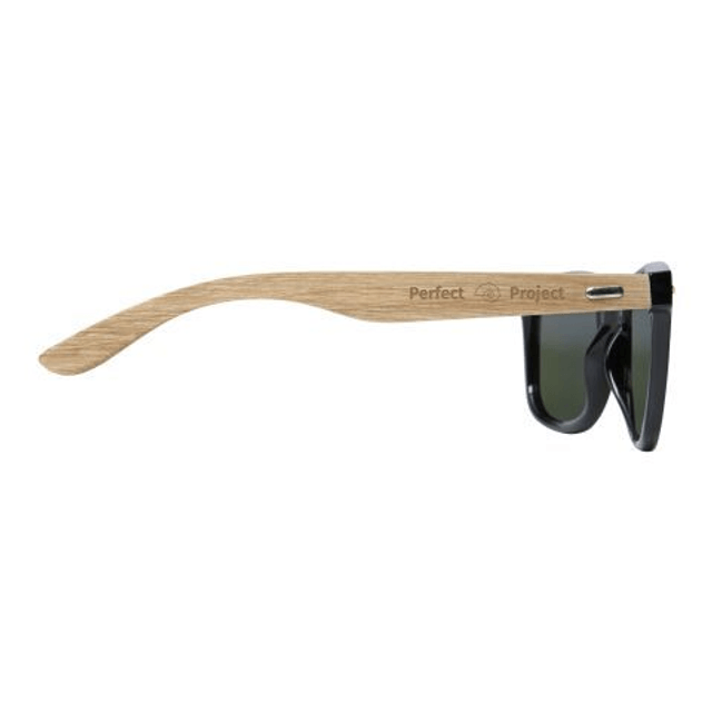 Mirrored polarized sunglasses in gift box