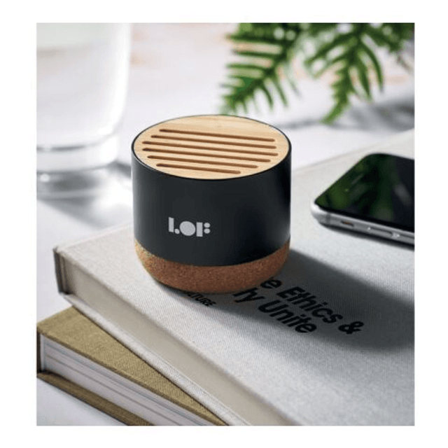 Cork and aluminium speaker